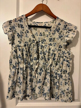 Floral Ruffle Sleeve Blouse in Blue & Cream Size Small